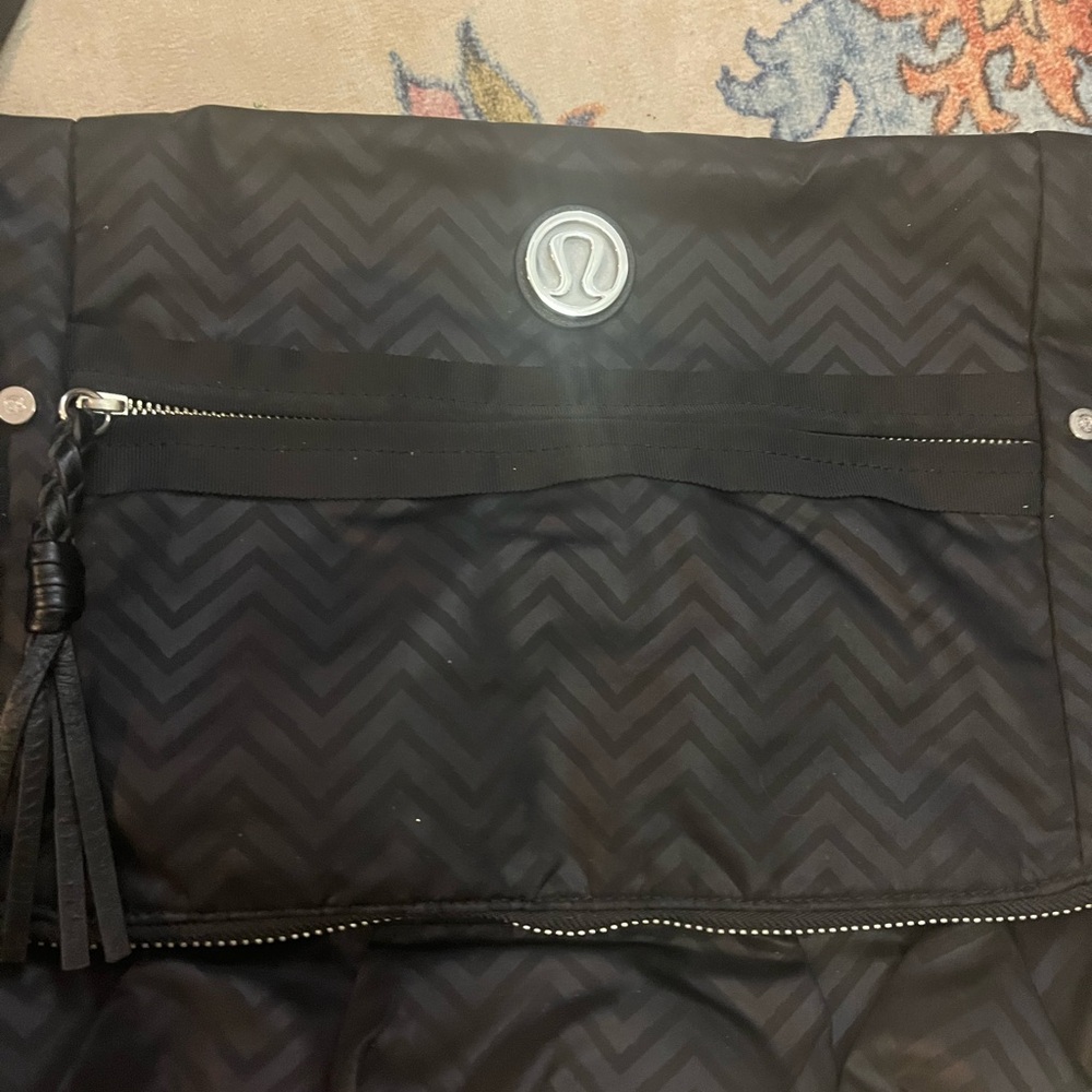 Lululemon yoga work messenger bag - Picture 2 of 6